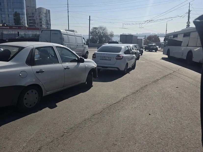В Саратове искали нарушителей среди таксистов 