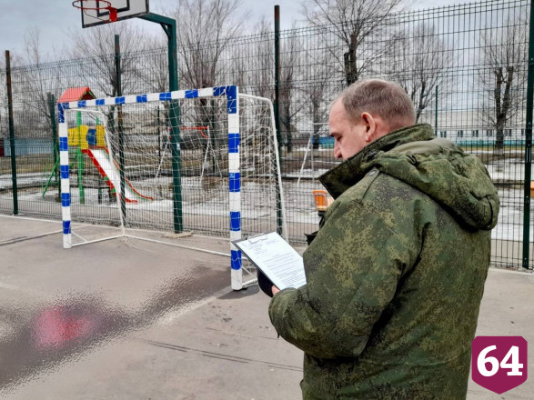 После падения футбольных ворот 10-летняя девочка скончалась в больнице 