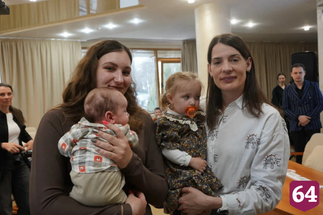 В Саратове стартовала программа поддержки молодых мам из семей участников СВО