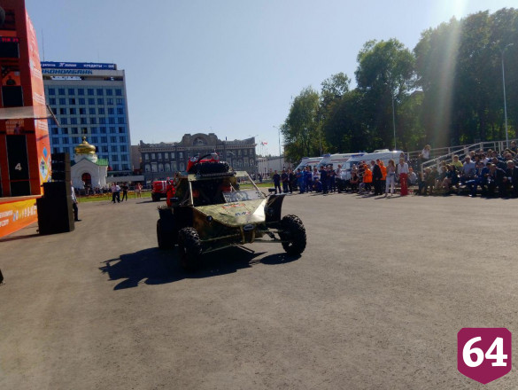 В центре Саратова роботы тушили пожар 