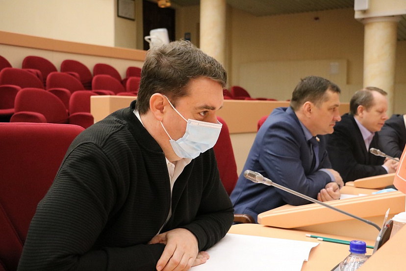 Губернатор призвал депутатов вместо «трескотни» заняться делом 