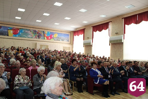 В Энгельсском доме-интернате прошел концерт к Международному дню инвалидов