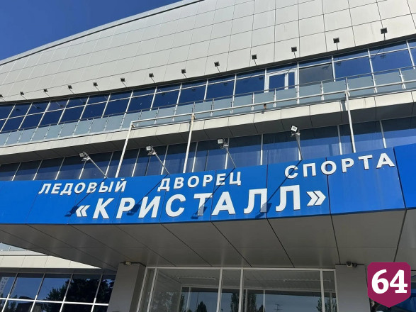 В преддверии Дня физкультурника в Саратове обновили Доску почета