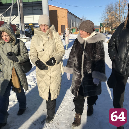 В саратовском парке медведь спит зимой под одеялами