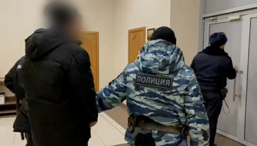 Молодого мужчину заподозрили в избиении друга до смерти 
