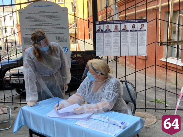 В Саратове на довыборах заработали участки во дворах 