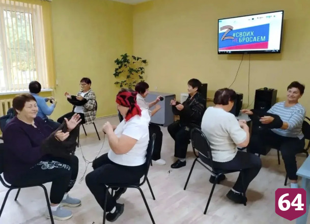 Саратовские волонтеры начали вязать шерстяные носки бойцам на фронт 