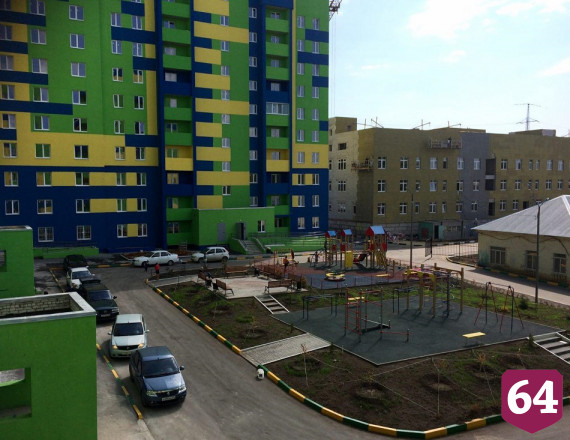 Жители аварийных бараков Елшанки начали переезжать в новые квартиры 