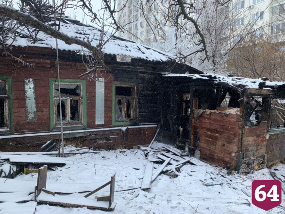 В Саратове у горпарка произошел крупный пожар