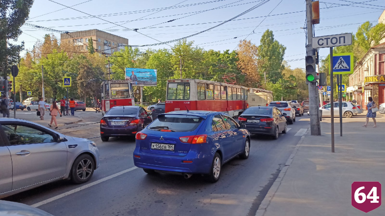 В центре Саратова из-за оторванного пантографа встали трамваи
