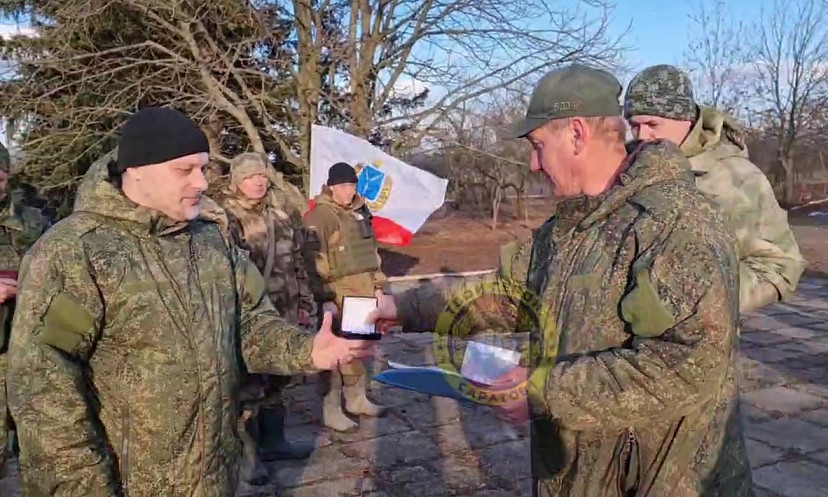 Саратовцев в зоне СВО наградили почетными знаками губернатора
