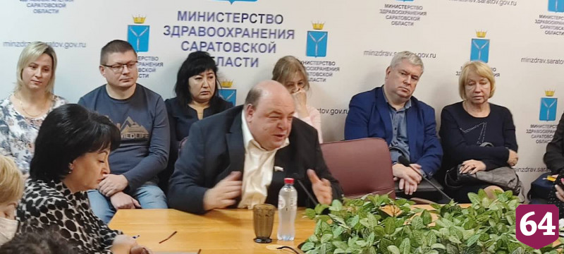Саратовских врачей отправят в Москву учиться работе без очередей 