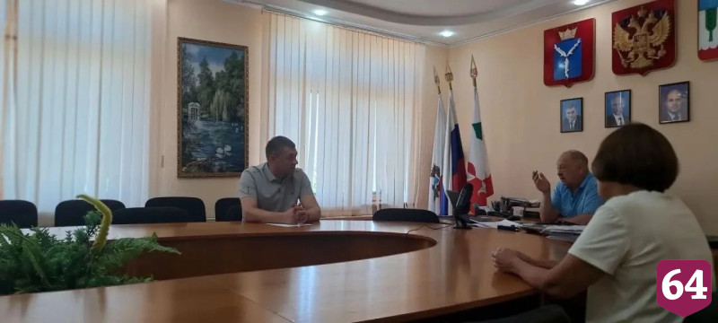В саратовском поселке установят фонари на пути детей в школу и ФОК