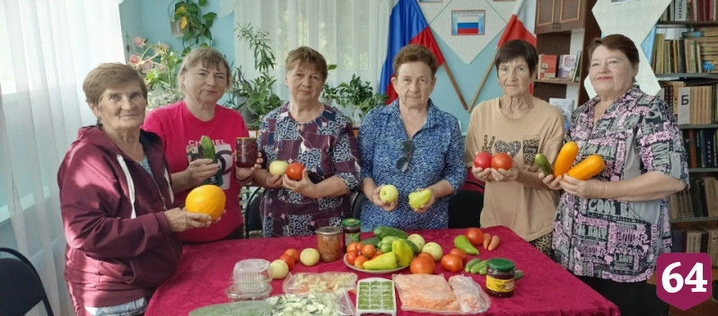 Саратовские бабушки освоили летние заготовки суперфудов