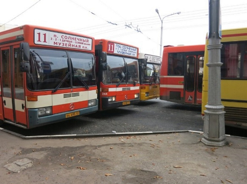 У жителя Саратова в автобусе вытащили телефон