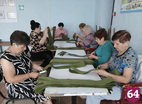 Саратовцы помогают фронту консервацией и маскировочными сетями