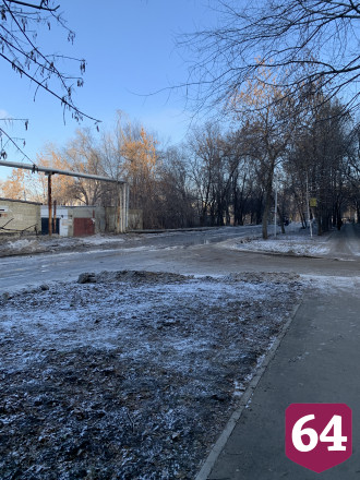 Саратовцев предупредили о возможных ДТП на обледеневшей дороге