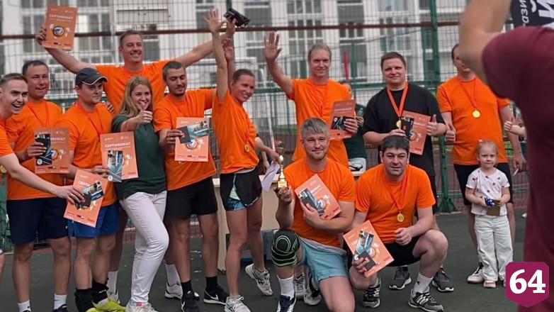Призер чемпионата России по волейболу посетила турнир в Саратове