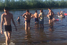 Под Саратовом жители массово устремились на пляж