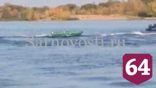В Саратове спасли упавшего в Волгу из катера мужчину