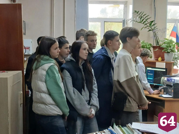 Саратовскую молодежь вдохновил водитель с собакой в стиле техно-арт