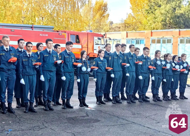 В Саратове увековечили память погибшего в спецоперации ветерана МЧС