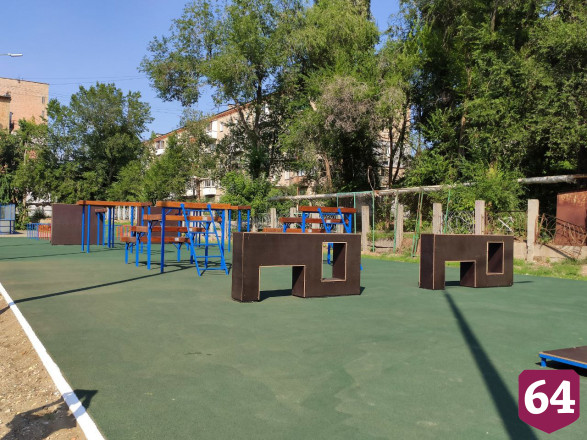 В Саратове достраивают школьный спорткомплекс с бассейном 