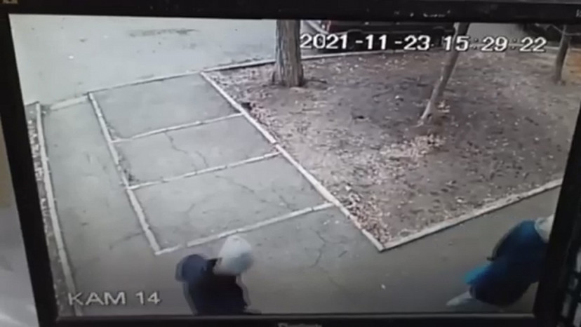 Ограбление пенсионерки в Саратове попало на камеры