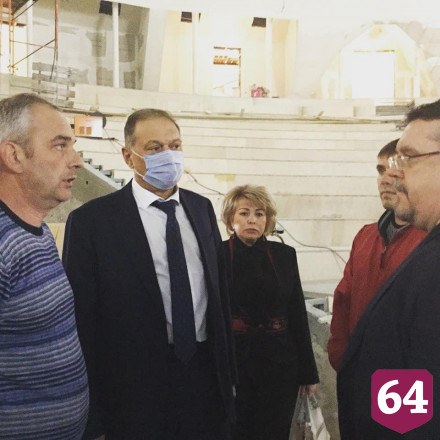 В саратовском цирке начали расписывать стены 
