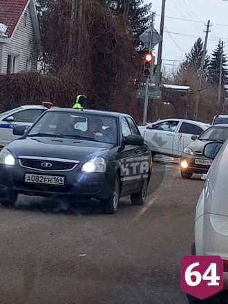 Под Саратовом «Лифан» протаранил отбойник