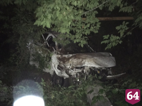 Три человека покалечились в ночном ДТП в Саратове