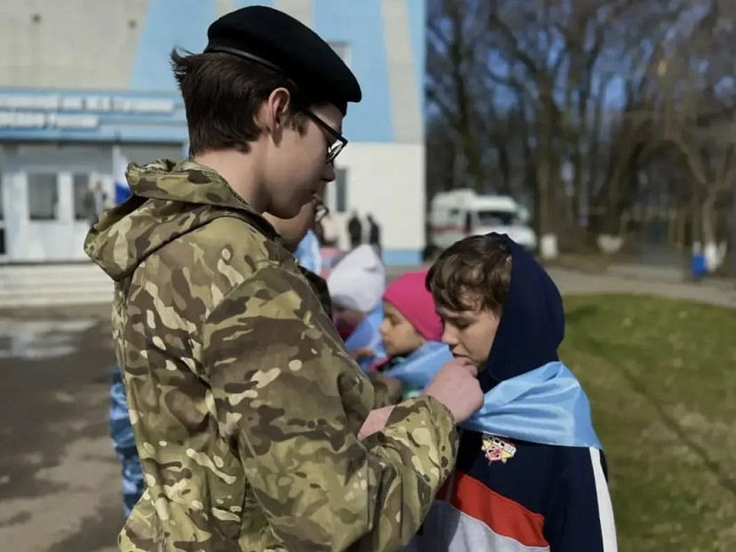 В Саратове школьников приняли в ряды юных гагаринцев