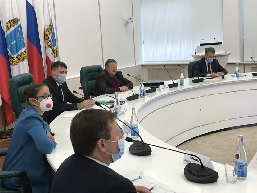 Саратовским школам выделят деньги на уборку снега