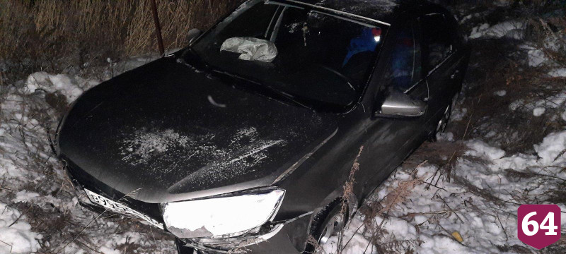 Пассажирка «Гранты» покалечилась при съезде в кювет