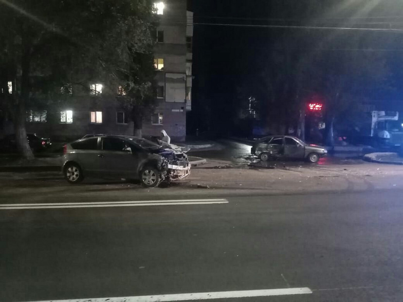 В Саратове виновник аварии бросил раненого пассажира и сбежал