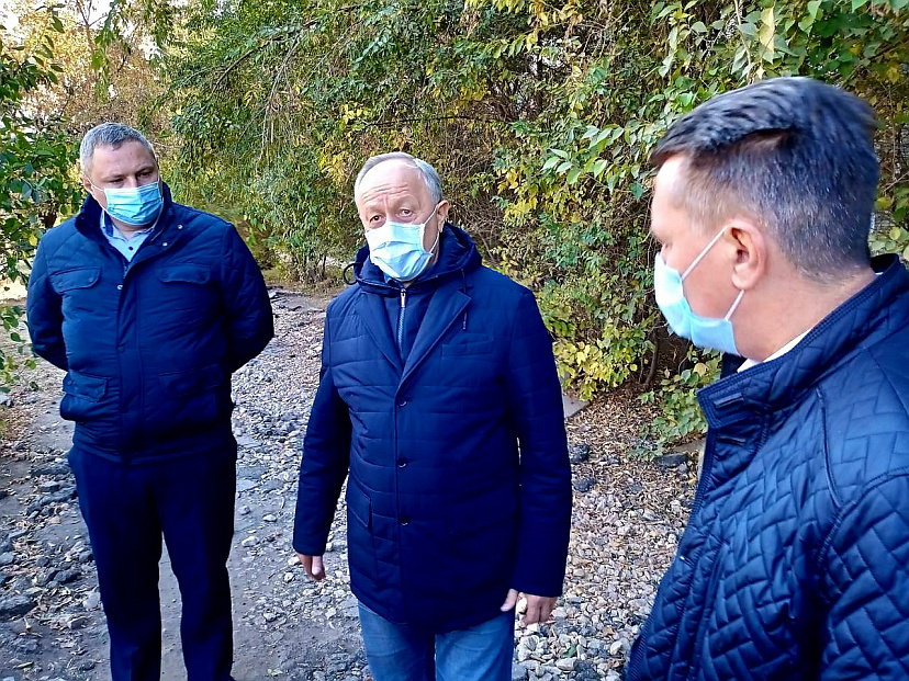 Радаев потребовал наказать подрядчика и чиновников за ремонт дороги в Энгельсе 