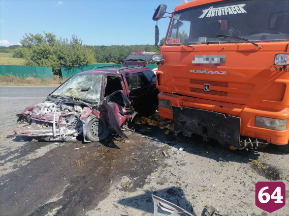 Пострадавший в аварии с грузовиком водитель умер в больнице