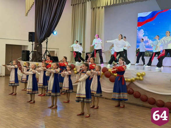 В Энгельсе наградили 50 лучших педагогов