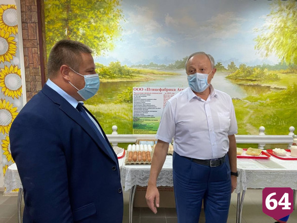 Зарплата работников саратовской птицефабрики вырастет до 30 тысяч рублей