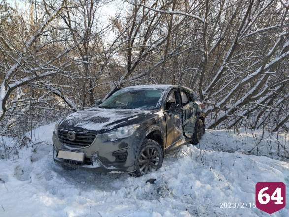 В Саратове пассажирка иномарки пострадала в ДТП с самосвалом