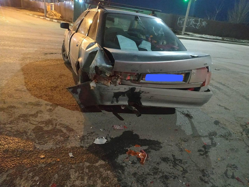 В Саратове таксист отправил водителя иномарки в больницу