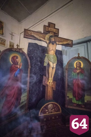 В саратовском храме на венце старинного распятия Христа распустились почки