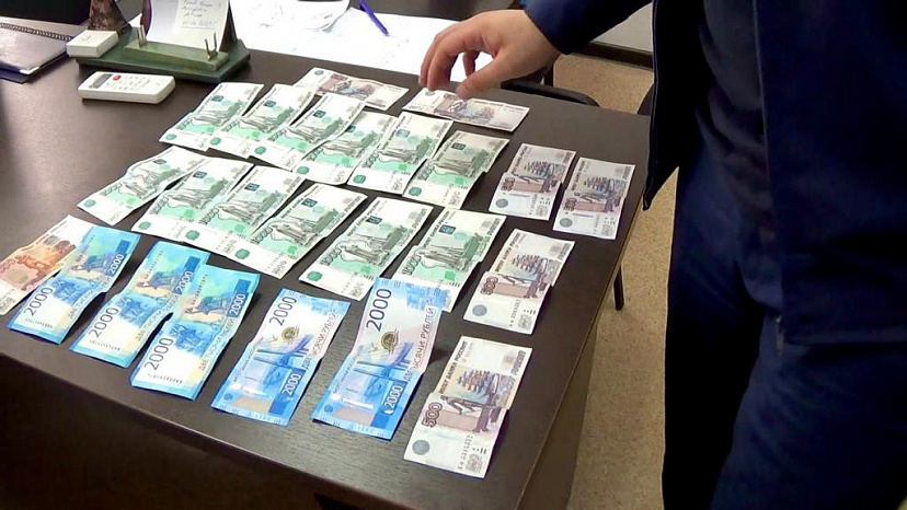 Саратовец попался на взятке инспектору ГИБДД за сдачу экзамена на права