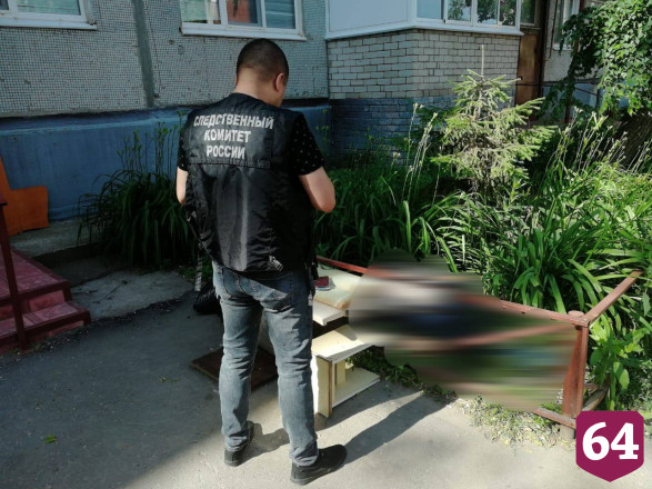 Горожанина обнаружили мертвым у подъезда 