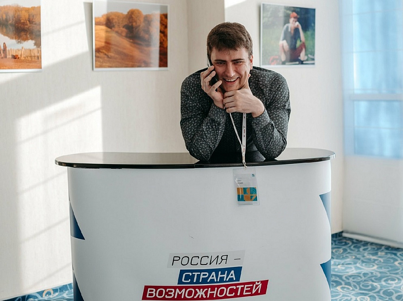 Активист считает глупостью называть участников протеста волонтерами 