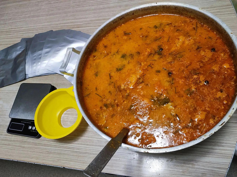 Саратовские хозяйки передадут на фронт варенье из ранеток и харчо