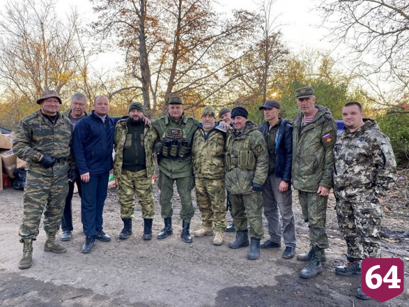 Саратовским мобилизованным передали автомобили и выпечку 