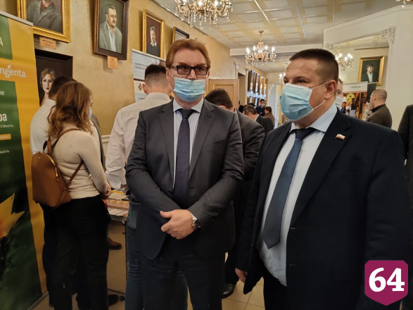 Шесть миллионов тонн зерна планируют собрать в Саратовской области