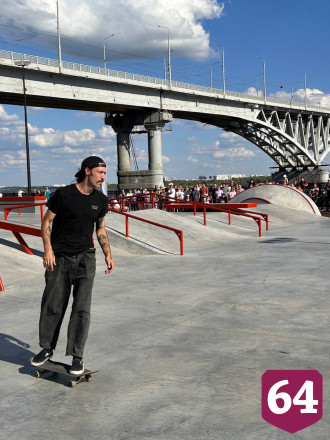 Скейт-парк у саратовского моста открыли экстрим-шоу