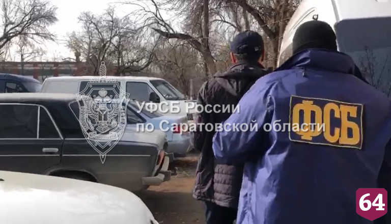 Жители Энгельса помогали мигрантам заключать фиктивные браки